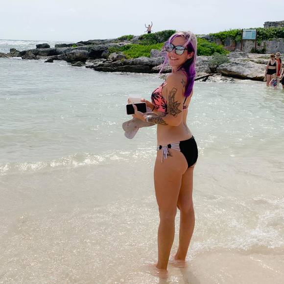 Meet your Posher, Amanda - Picture 1 of 1